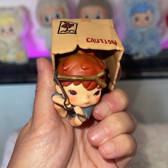 Pop mark Hirono echo Cute Figurine with box collectable item NWT resin plastic - Picture 12 of 14